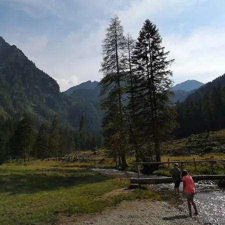 Elisabeth フォルスタウ