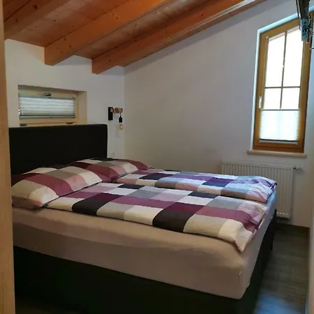 Elisabeth * フォルスタウ